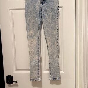 Stylish Light Blue Skinny Jeans